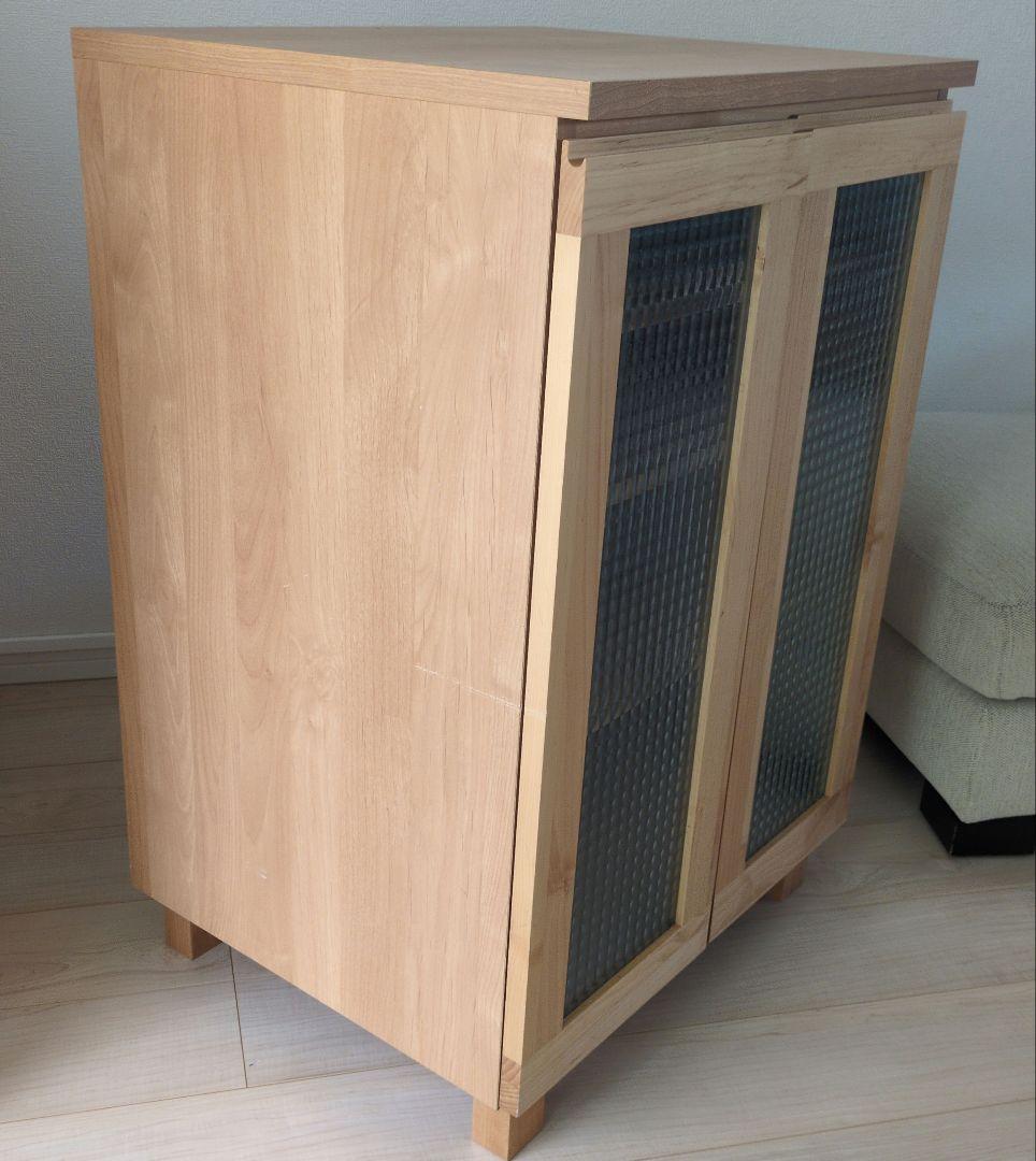 ガラスキャビネット