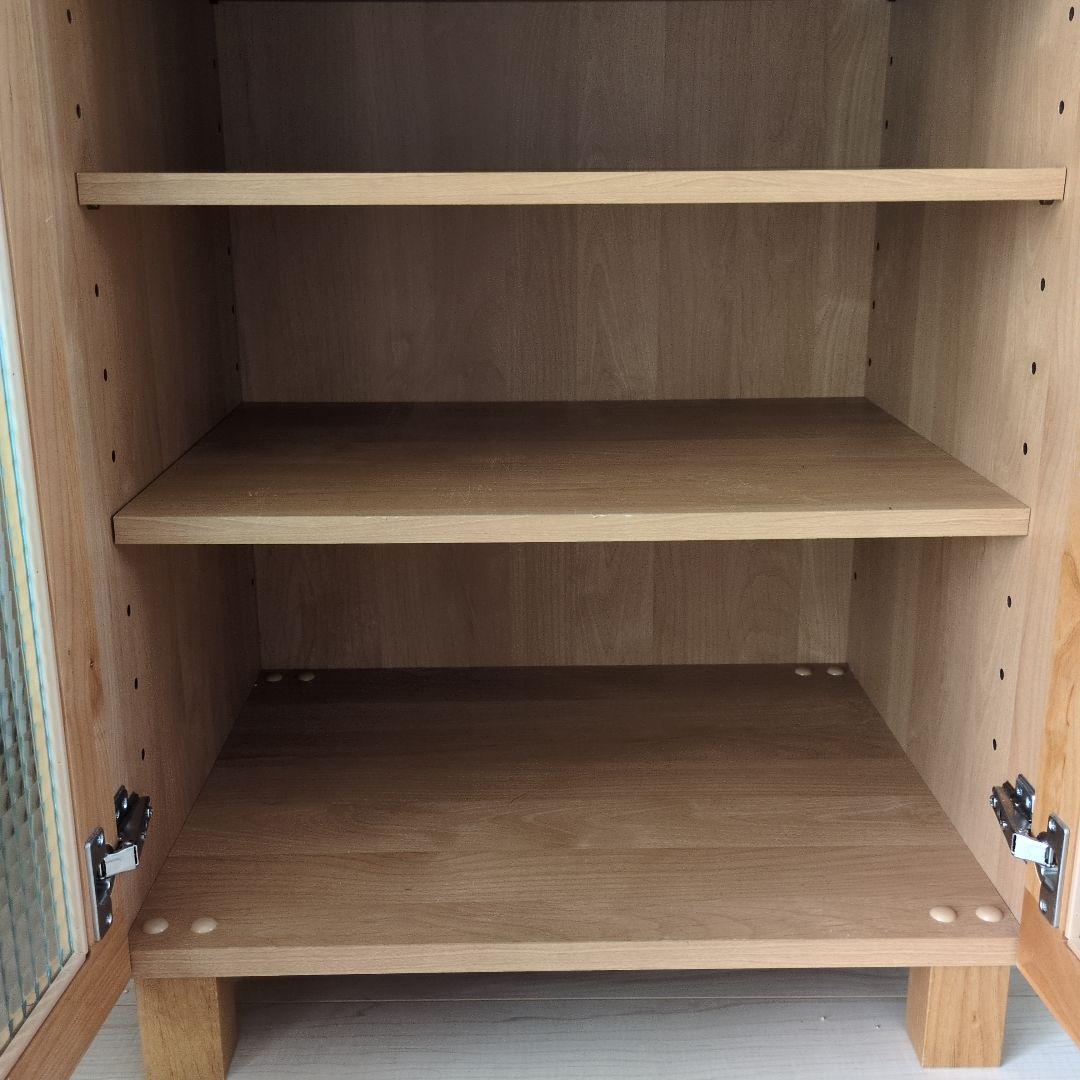 ガラスキャビネット