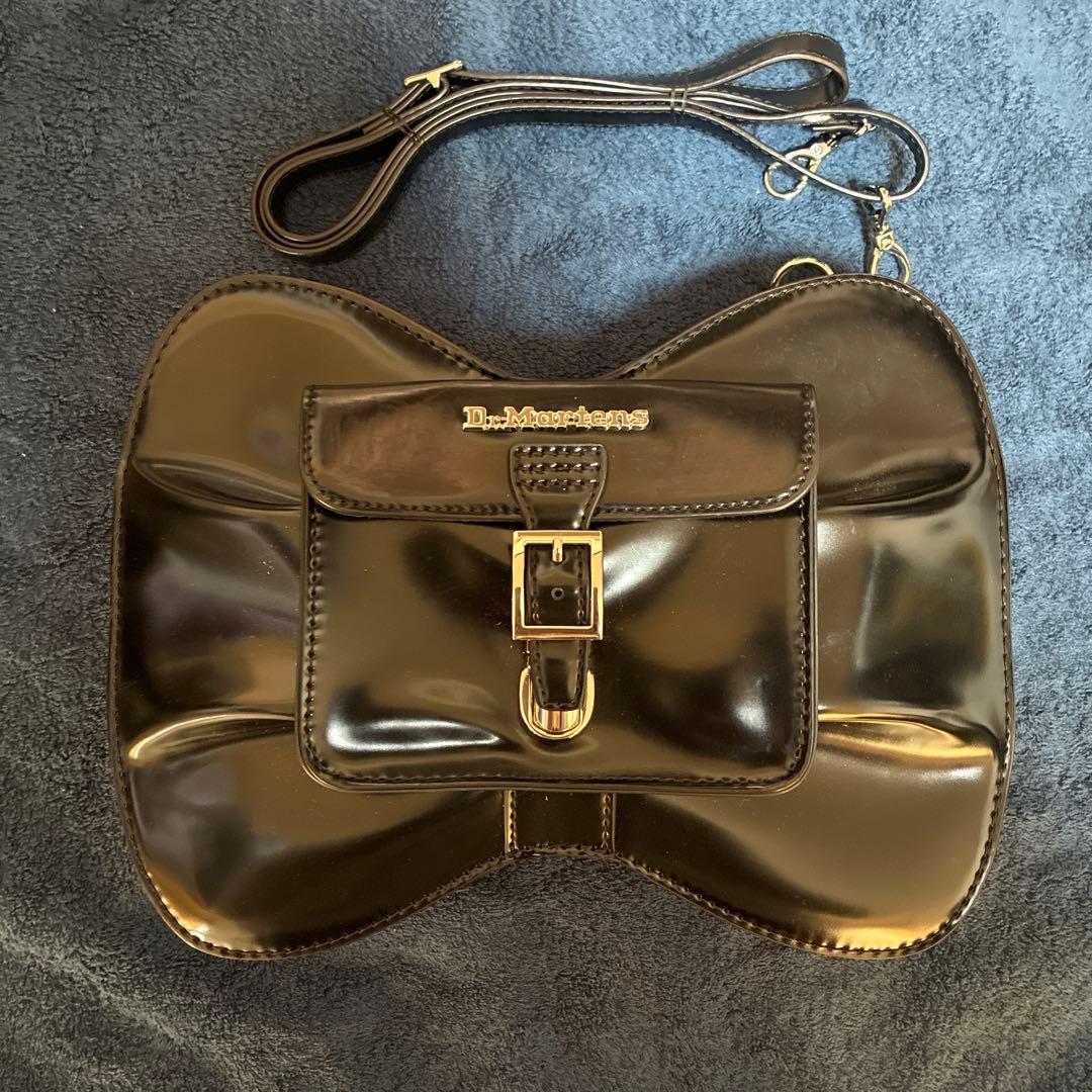 ドクターマーチンリボン型バッグ