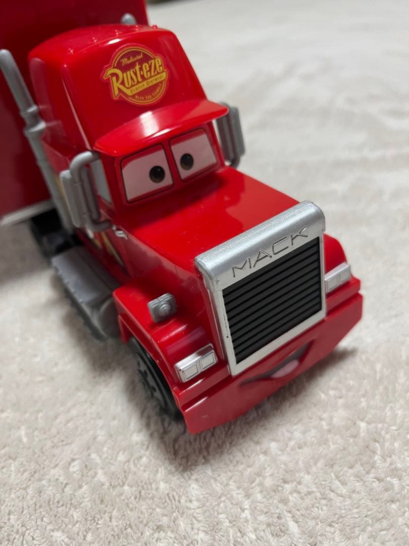 まとめ売り たくさんのせよう！大きなマック トレーラー カーズトミカ32台　廃盤