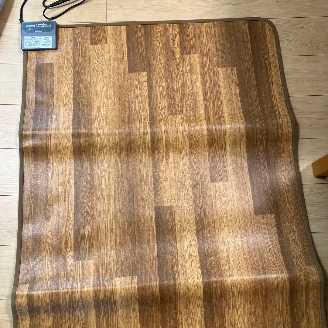 新品未使用ホットカーペット　アイリスオオヤマIRIS OHYAMA