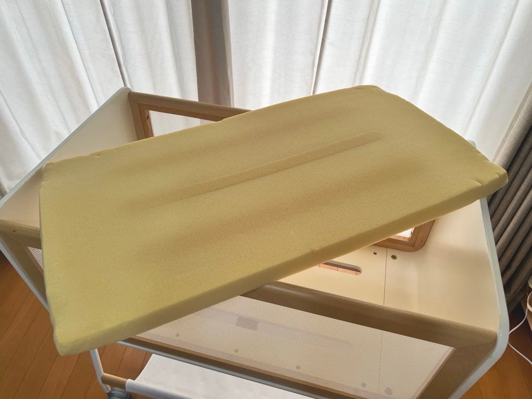 【美品】リリワゴン2 ベビーベッド 白