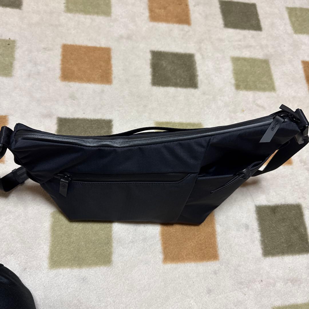 アルパカ　Alpaka Flow Satchel 4L ブラック　美品