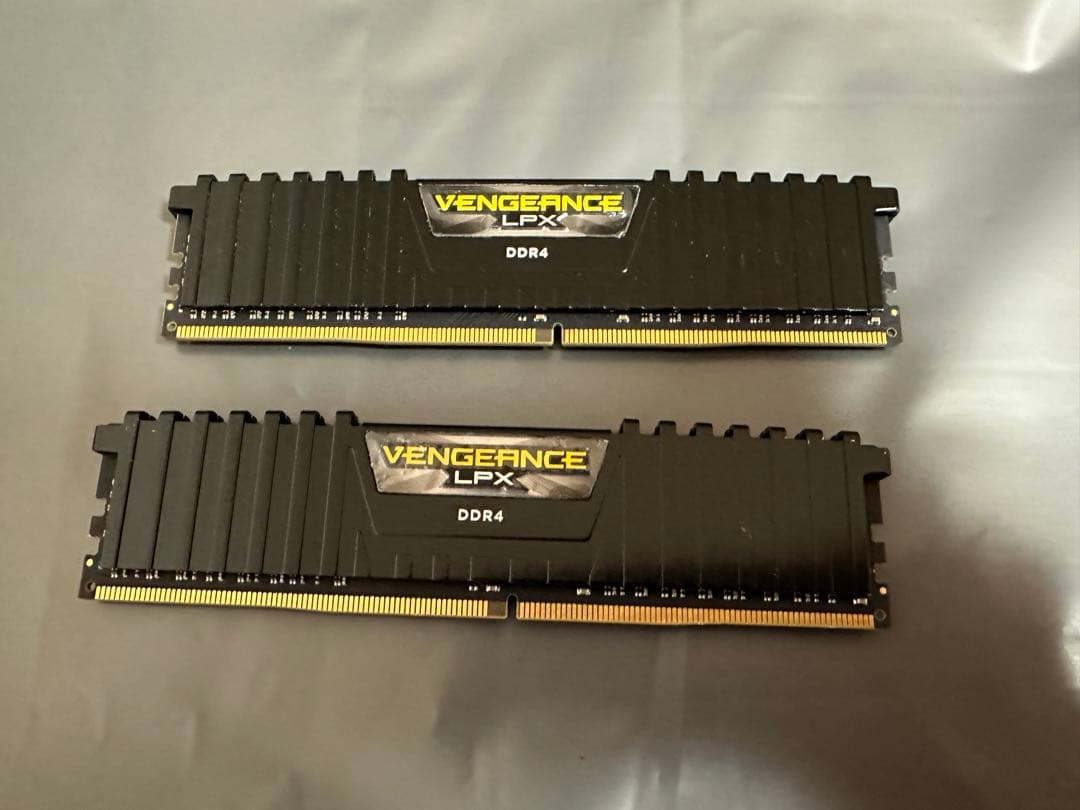 CORSAIR VENGEANCE LPX DDR4-2666 (8GB×2)