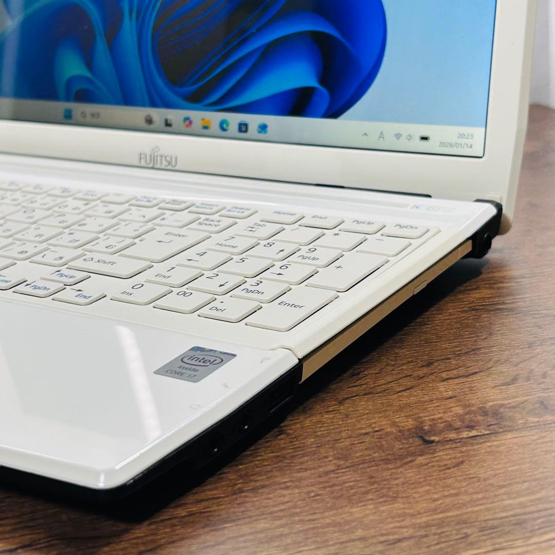 高性能i7★SSD512/16GB オフィス付きノートパソコン Win11