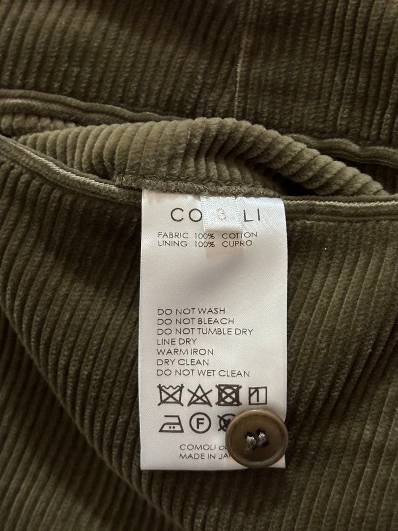 comoli コモリ コーデュロイ パイプドステムパンツ カーキ サイズ3
