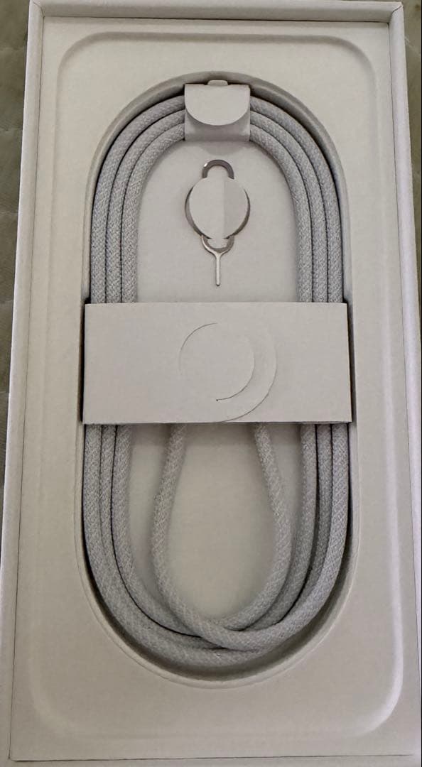 iPhone16e 128GB ホワイト 新品に近い美品