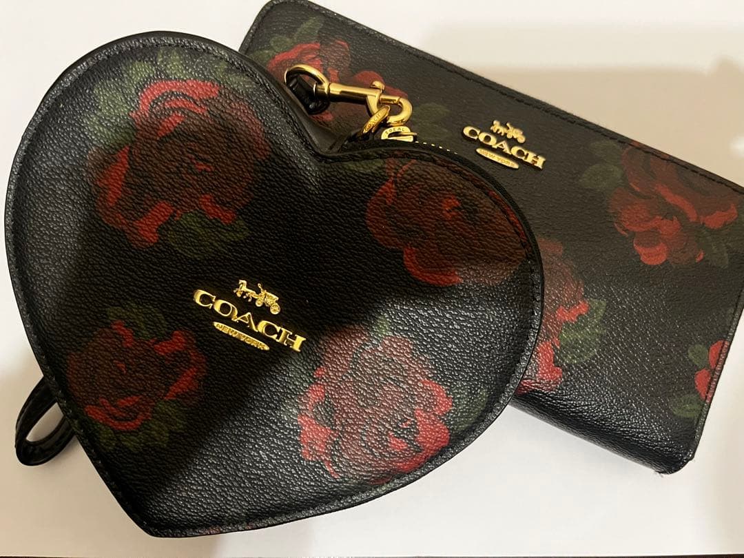 coach長財布&ハート型ポーチ