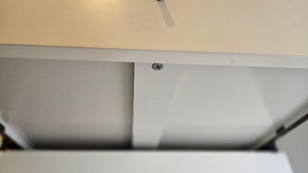 白黒の4段チェスト