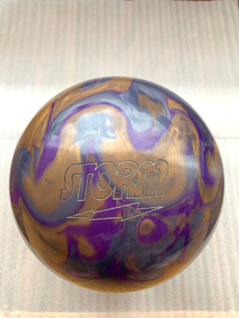 フィジックス エラ 14P ボウリングボール ハイスポ　ストーム