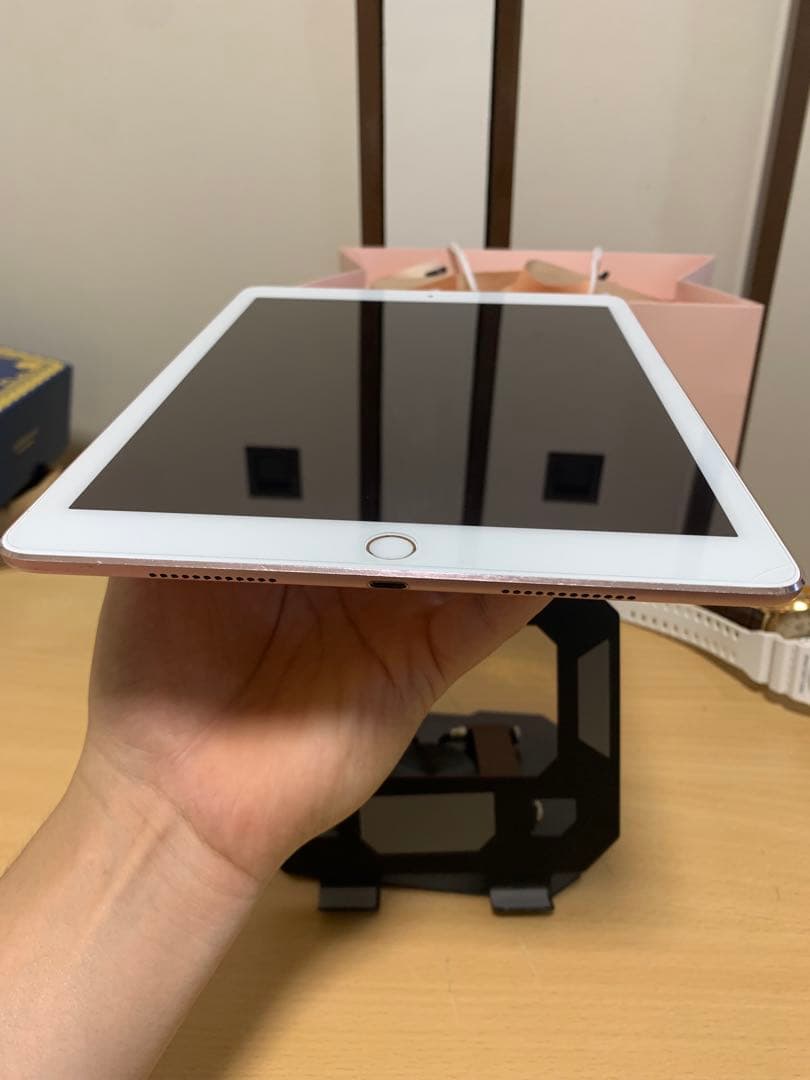 Apple iPad pro Wi-Fi + Cellular 9.7 インチ