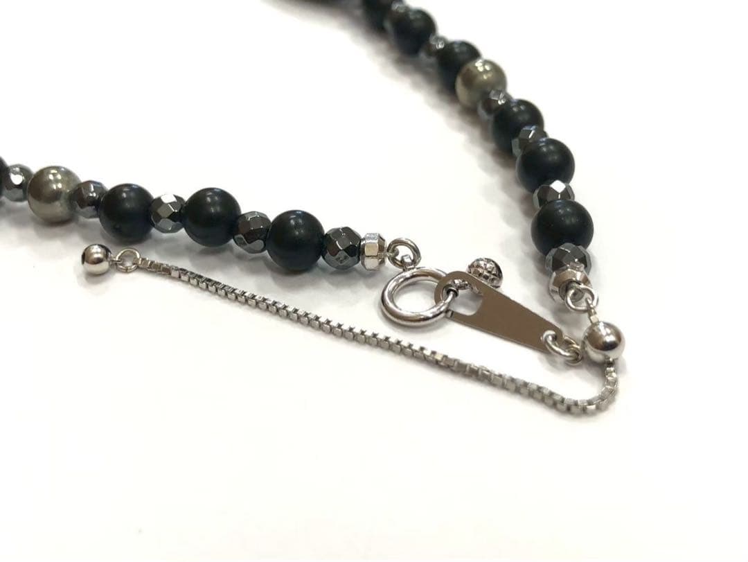 ☆K18 WG　黒赤柄石付ネックレス