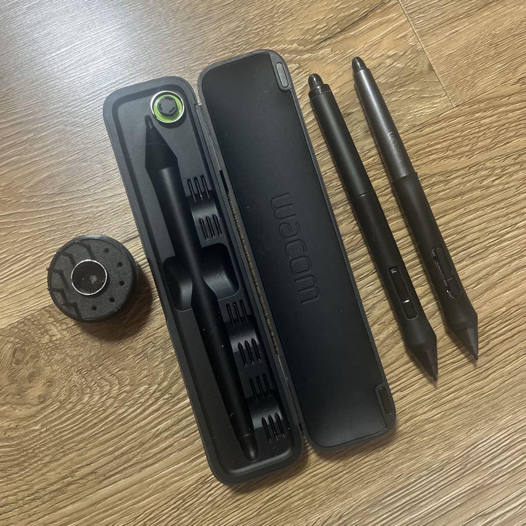 液タブ・ペンタブ Wacom 22HD touch / DTH-2200