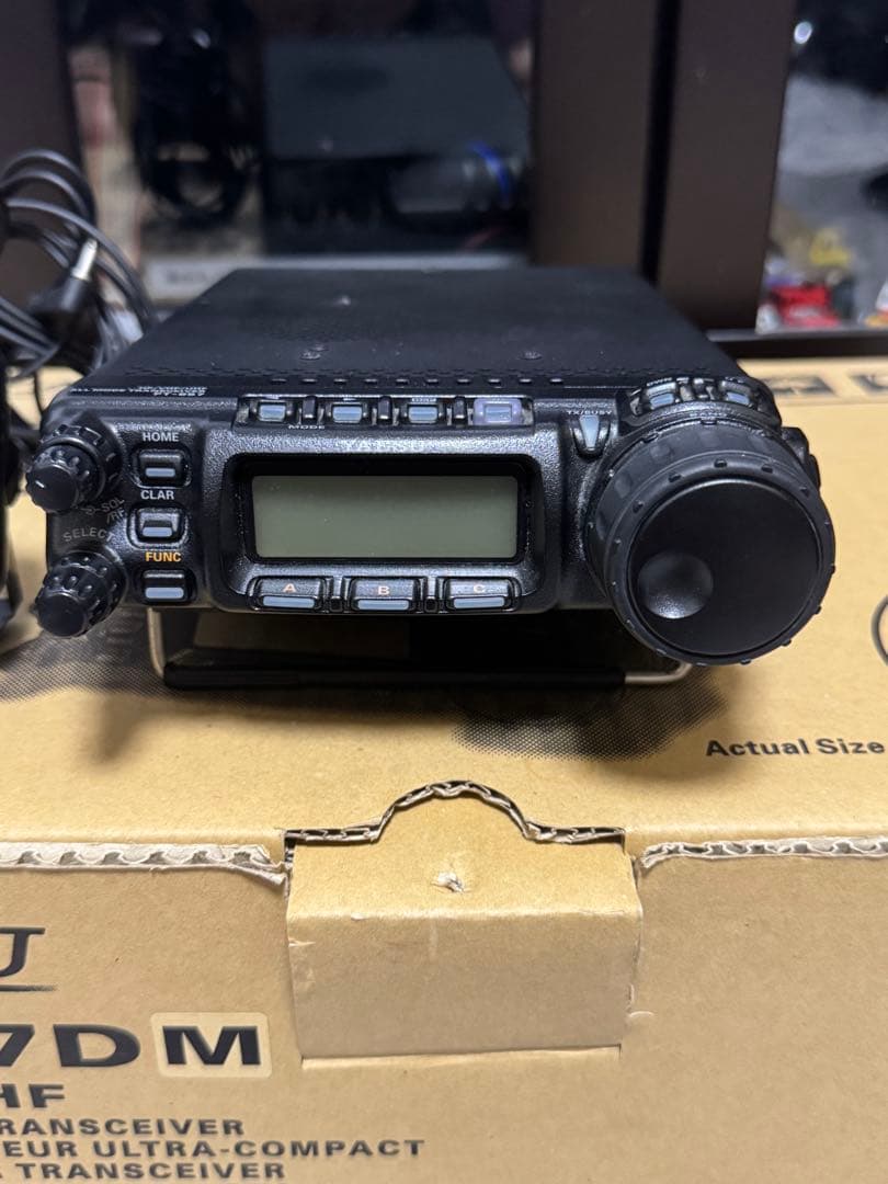 YAESU FT-857DM トランシーバー