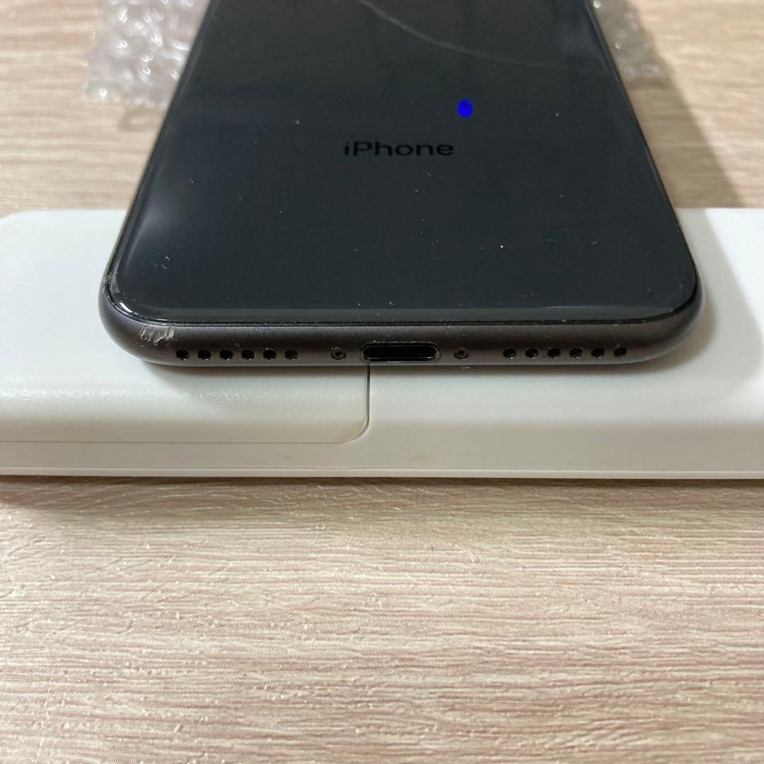 iPhone8 64GB バッテリー100% SIMフリー ドコモ制限あり