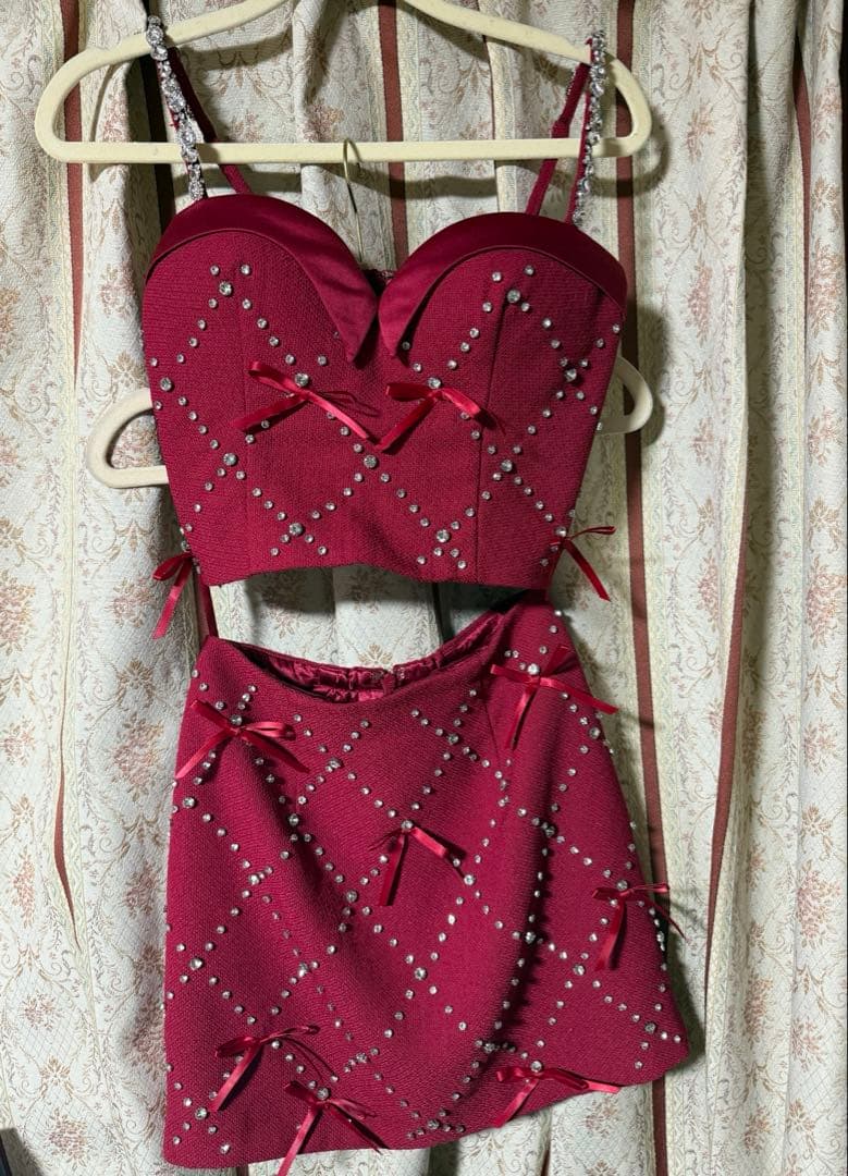 ROBE de FLEURSサテンリボンビジューセットアップミニドレス