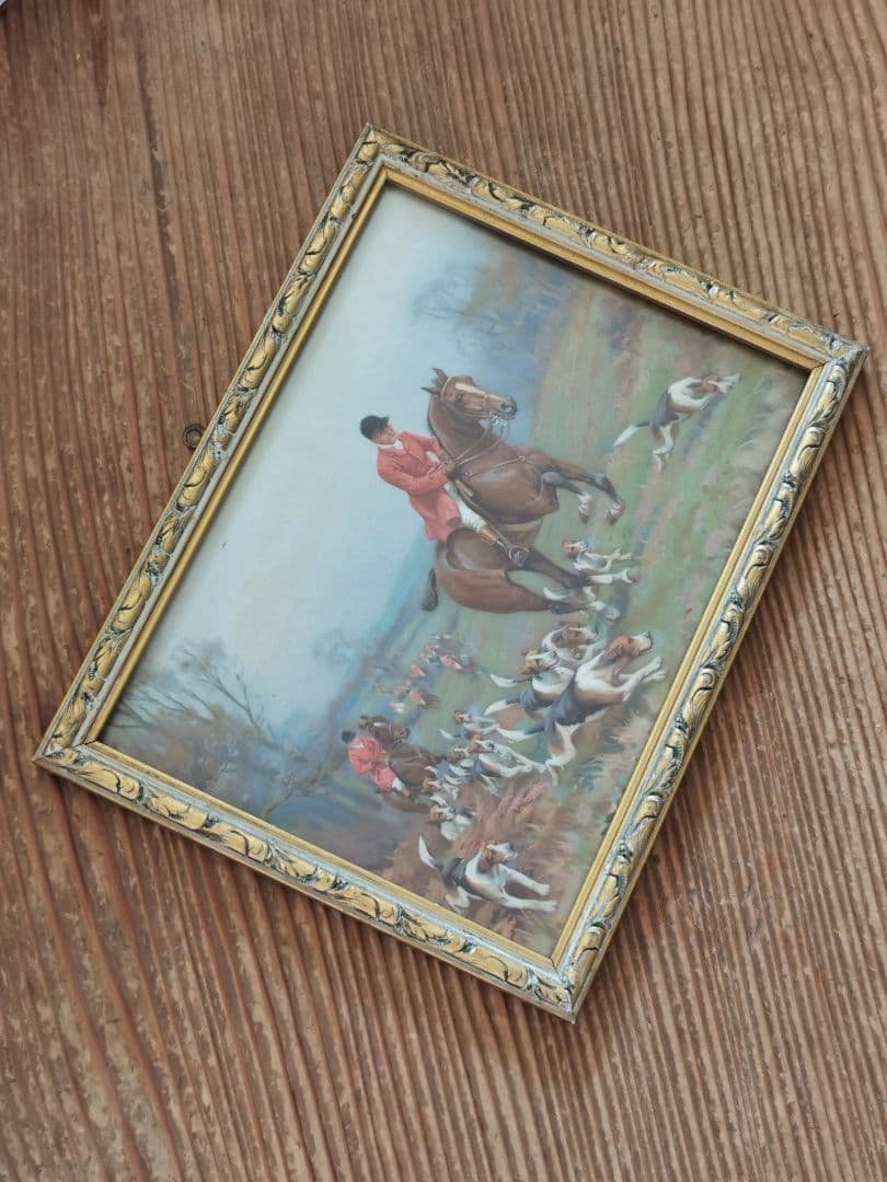 ベルギー アンティーク 狩猟シーンの印刷紙 馬と犬 額装 金彩彫ガラスフレーム