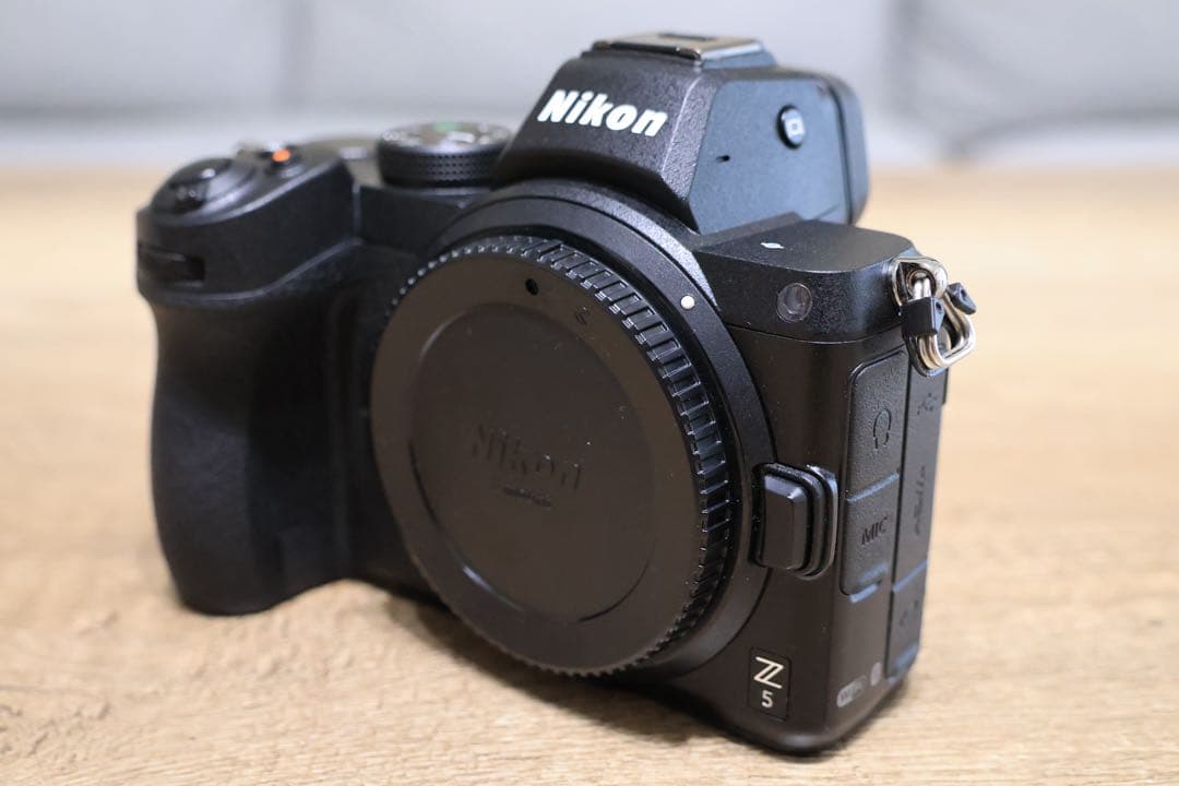 Nikon Z5 ボディ フルサイズミラーレスカメラ