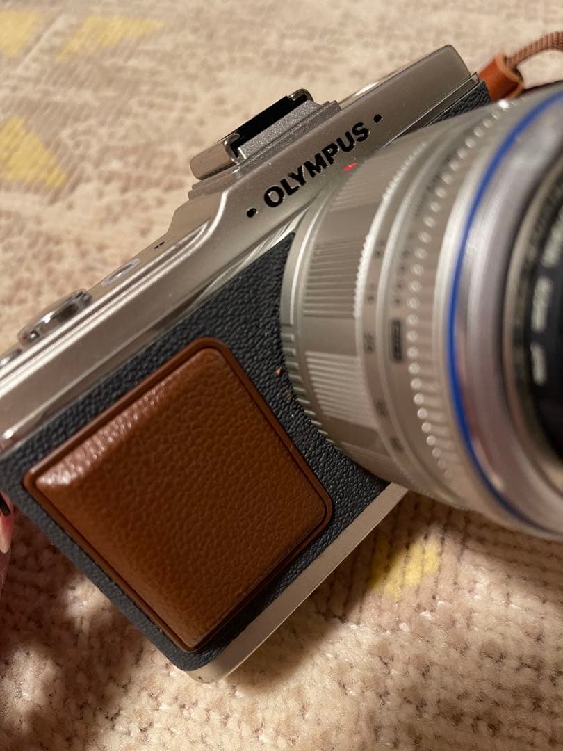 オリンパス OLYMPUS PEN E-P2本体＋レンズ2個＋バッテリー＋充電器