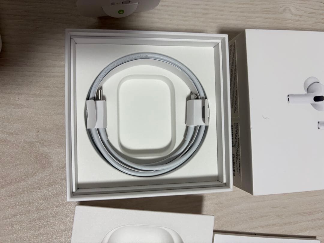 AirPods Pro (第2世代)本体 充電ケース付き