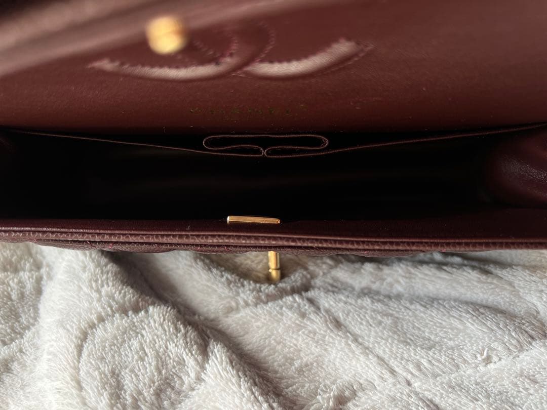 チェーン付きダークレッドキルティングショルダーバッグ