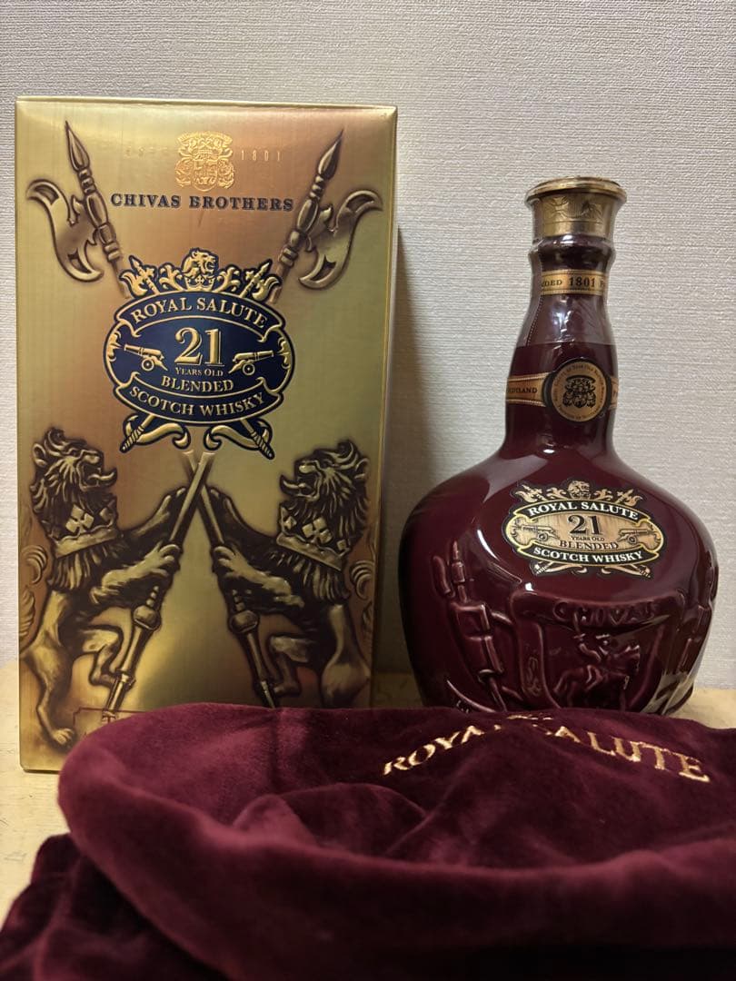 ロイヤル・サルート21年 スコッチウイスキー　未開封蔵出し　700ml 底値