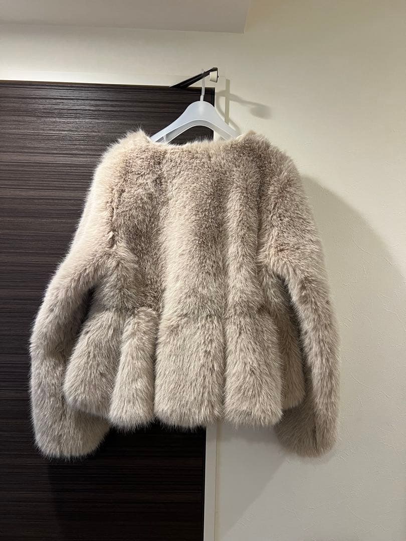 新品未使用品 Bibiy. RAMONA PEPURAMU COAT BEIGE