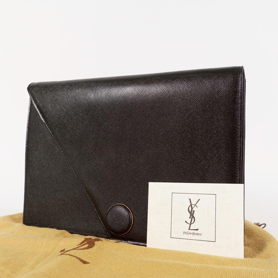 【未使用級✨】イヴサンローラン　クラッチバッグ　サフィアーノレザー　ブラック