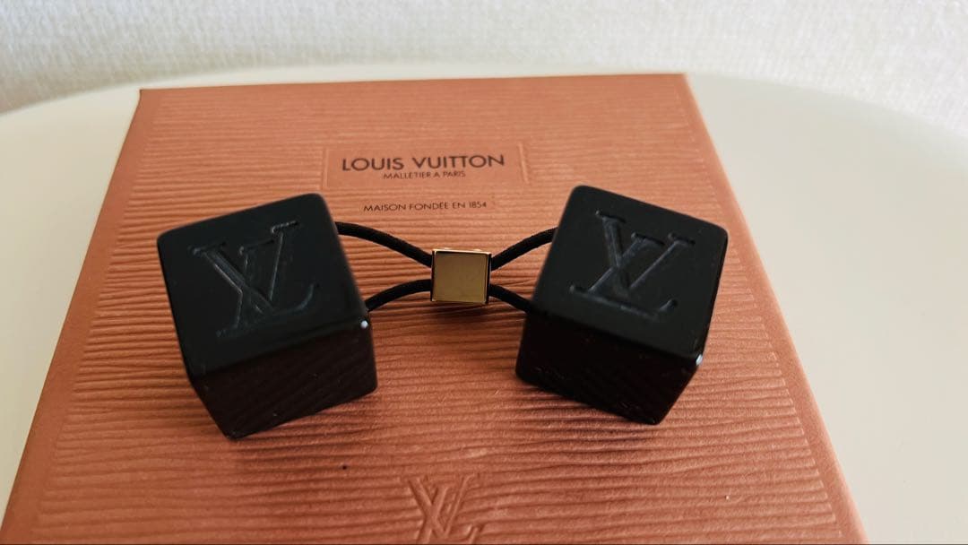 t*i様 匿名配送料込☆ルイヴィトンLOUIS VUITTON ヘアキューブ ア