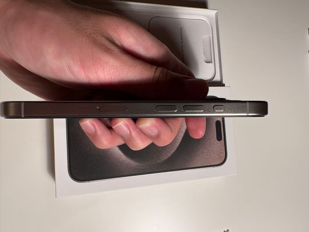 iPhone 15 Pro 128GB ナチュラルチタニウム 本体