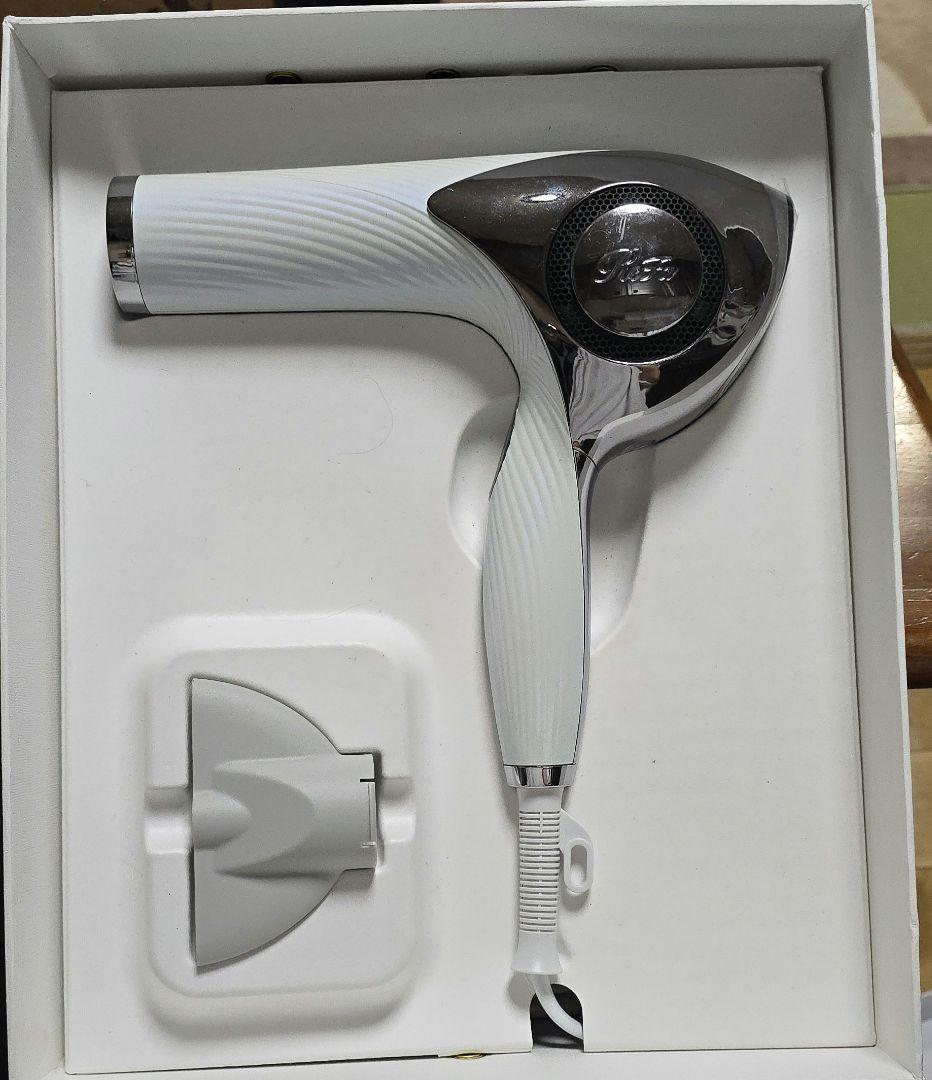 リファ ドライヤー ホワイト・シルバー