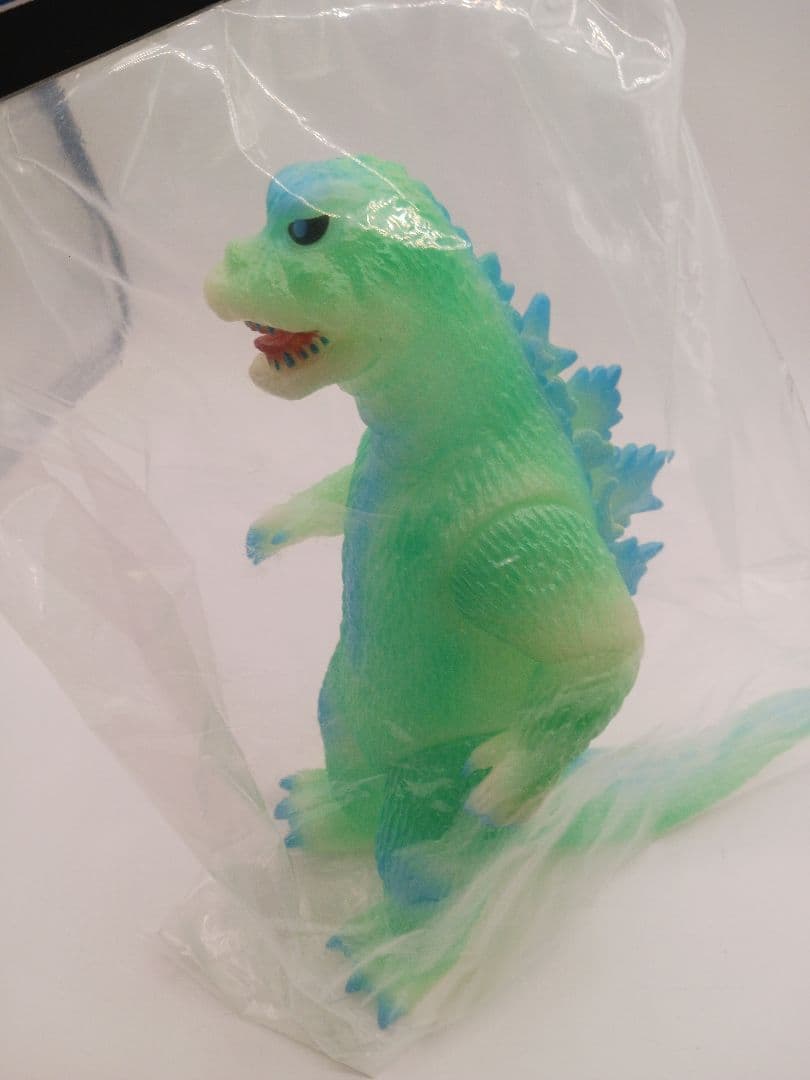 ギガブレイン 大戦争ゴジラ 蓄光 ソフビ 未開封