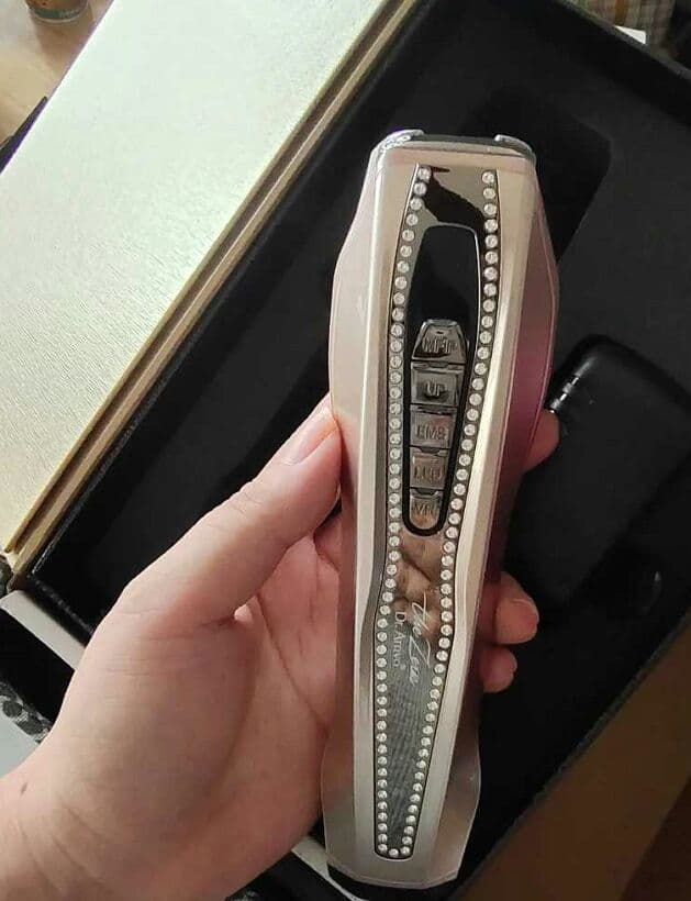 ドクターアリーヴォザゼウススワロフスキー