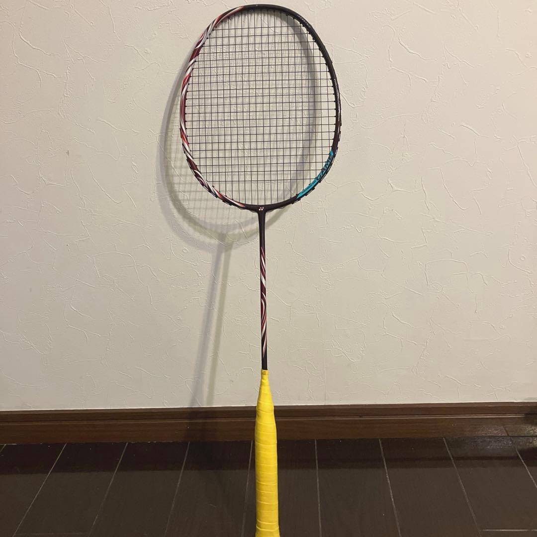 ヨネックスバドミントンラケット