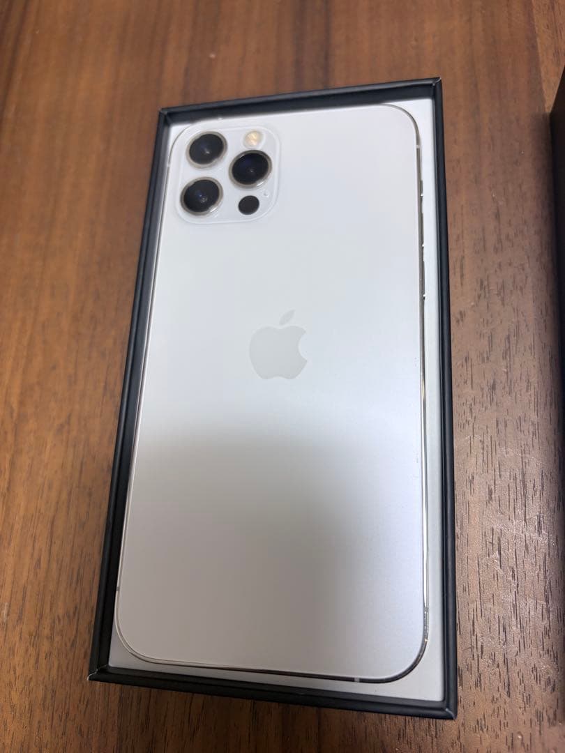 【美品】Apple iPhone 12 Pro ホワイト256GB iFace