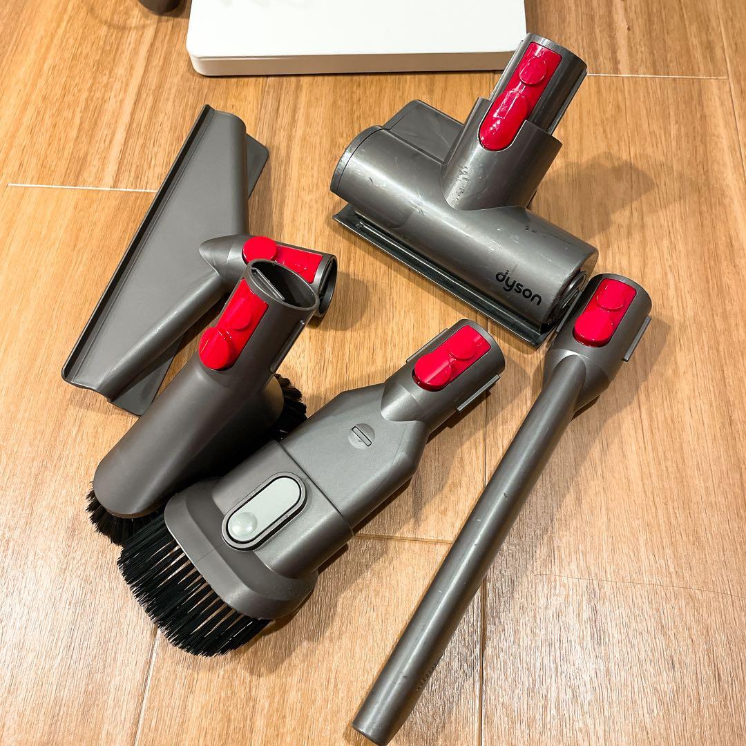 Dyson Cyclone V10 Fluffy (SV12) 本体+付属品