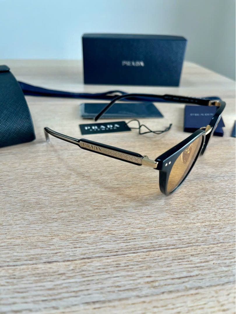 未使用品 正規品 PRADA プラダ SPR17Y AAV-07M サングラス