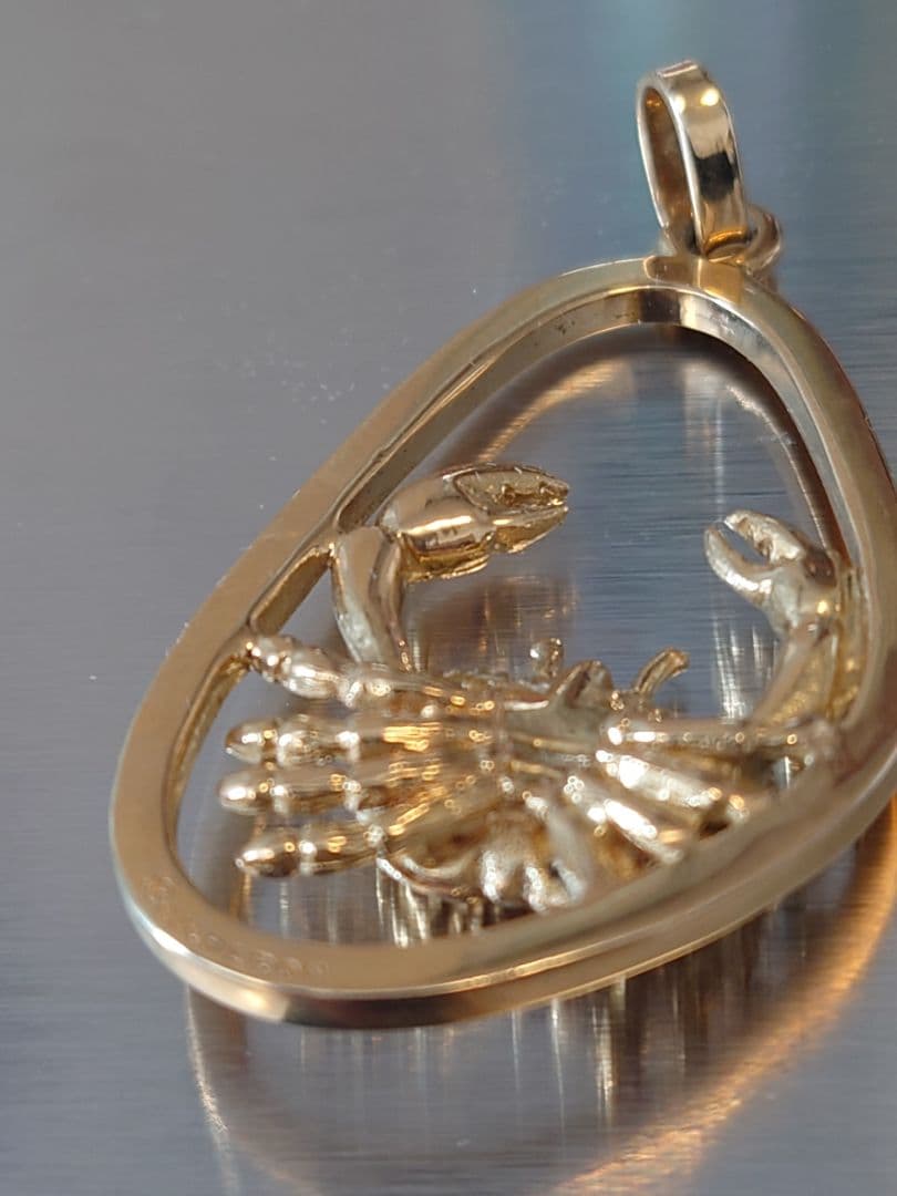 BOUCHERONカニデザイン金色ペンダントチャーム