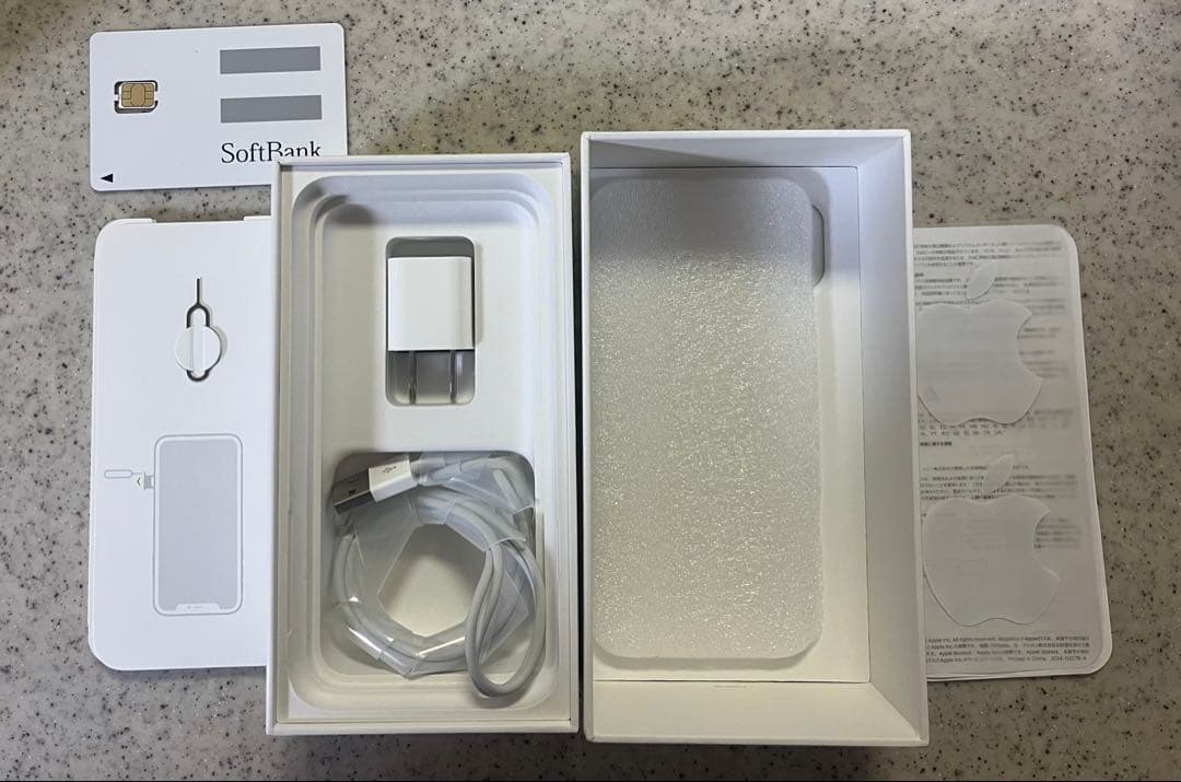 iPhone11 64GB レッド SIMフリー 美品　初期化済バッテリー84%