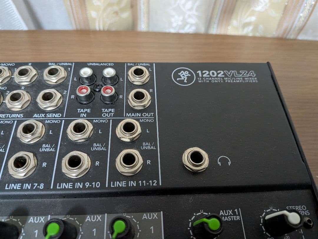 Mackie 1202VLZ4 アナログミキサー