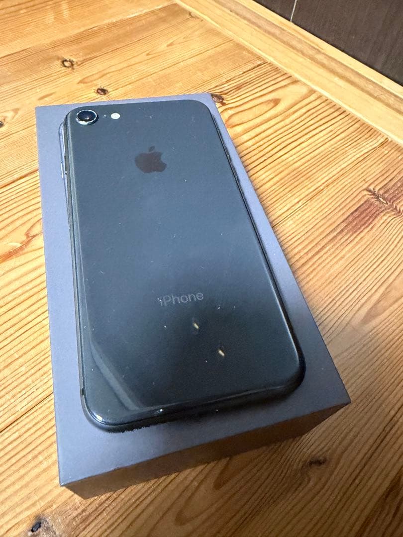 Apple iPhone 8 64GB バッテリー交換済み