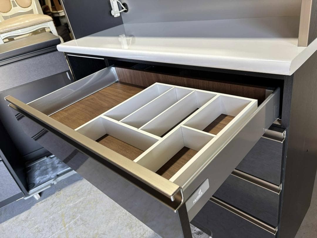 寿司 最高級 古賀家具キッチンボード、人気色 食器棚 幅120cmUsed