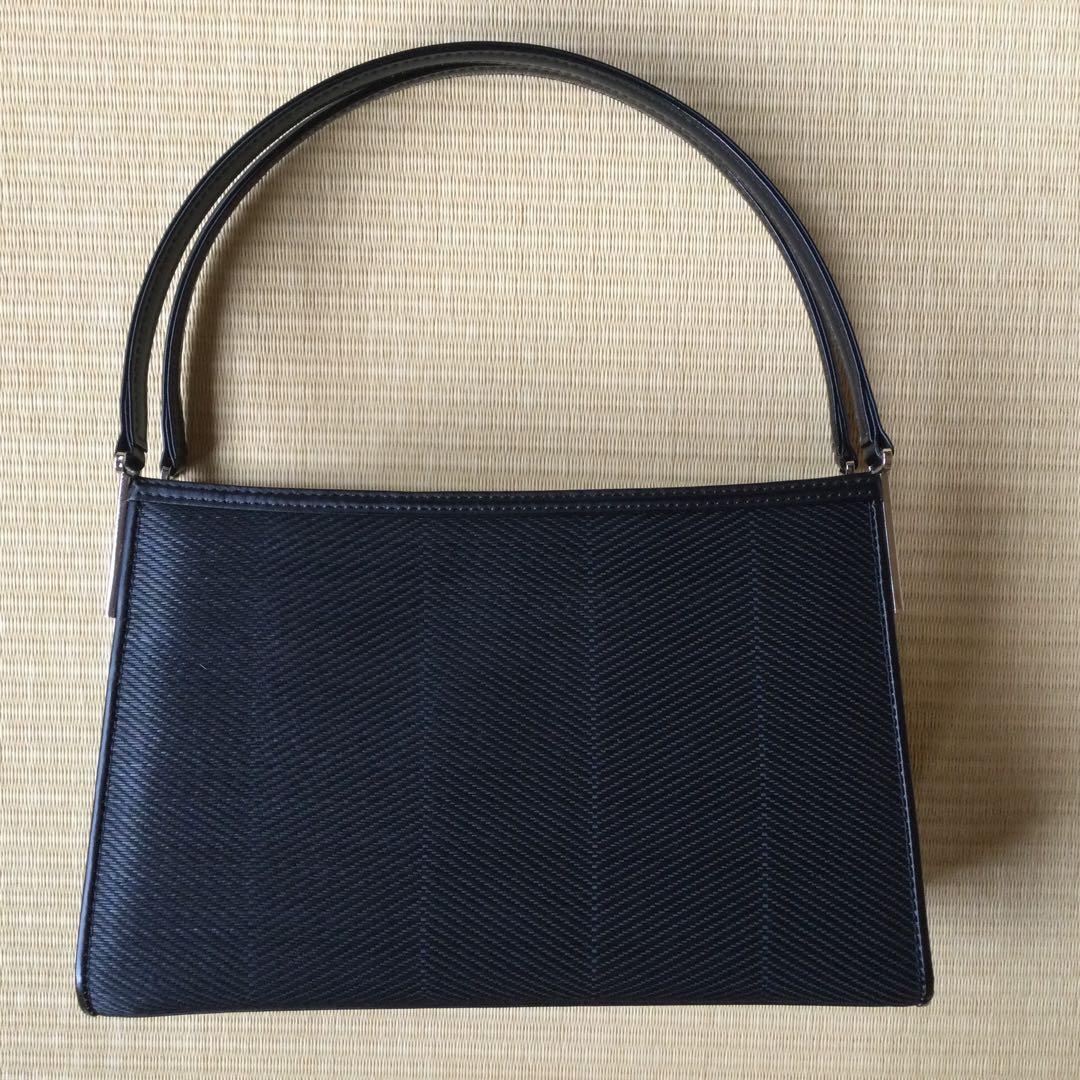 Guchimim　黒のハンドバッグ 箱付き