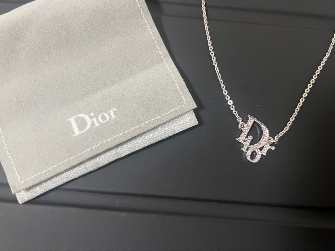 クリスチャンディオール ネックレス　シルバー ラインストーンピンクロゴ