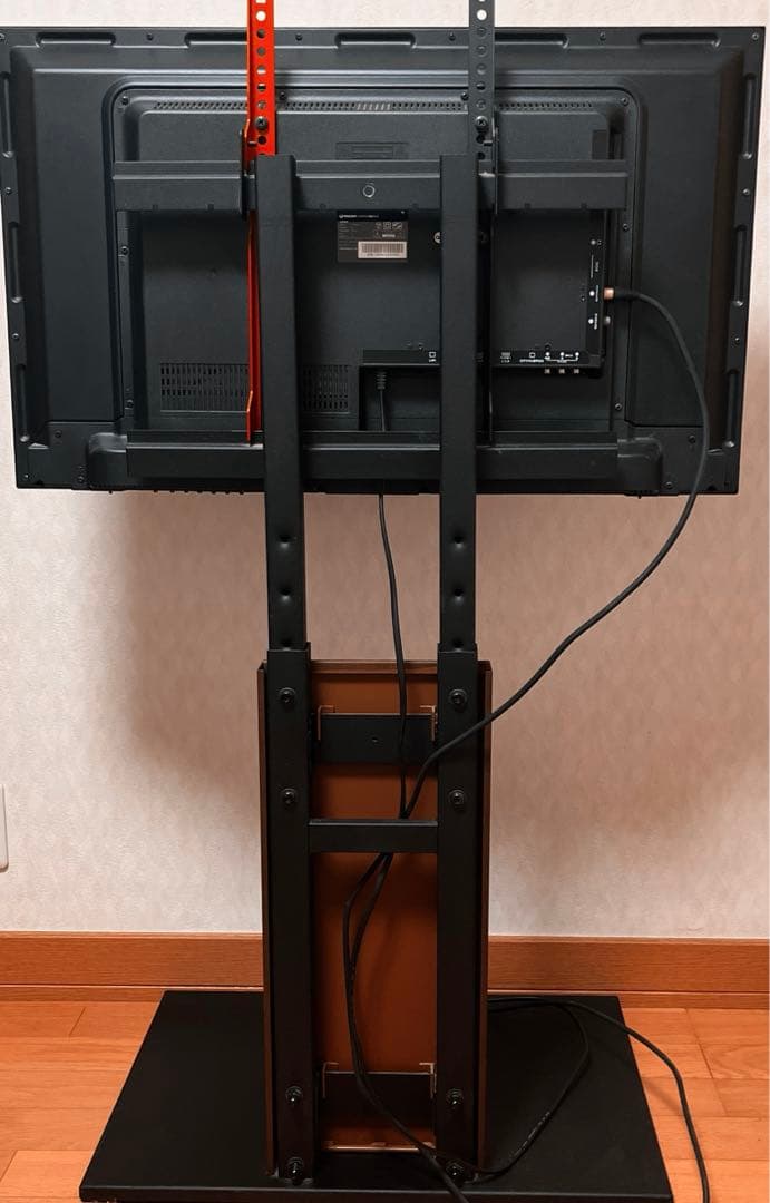 32型インチ　液晶テレビ　壁よせスタンド付き