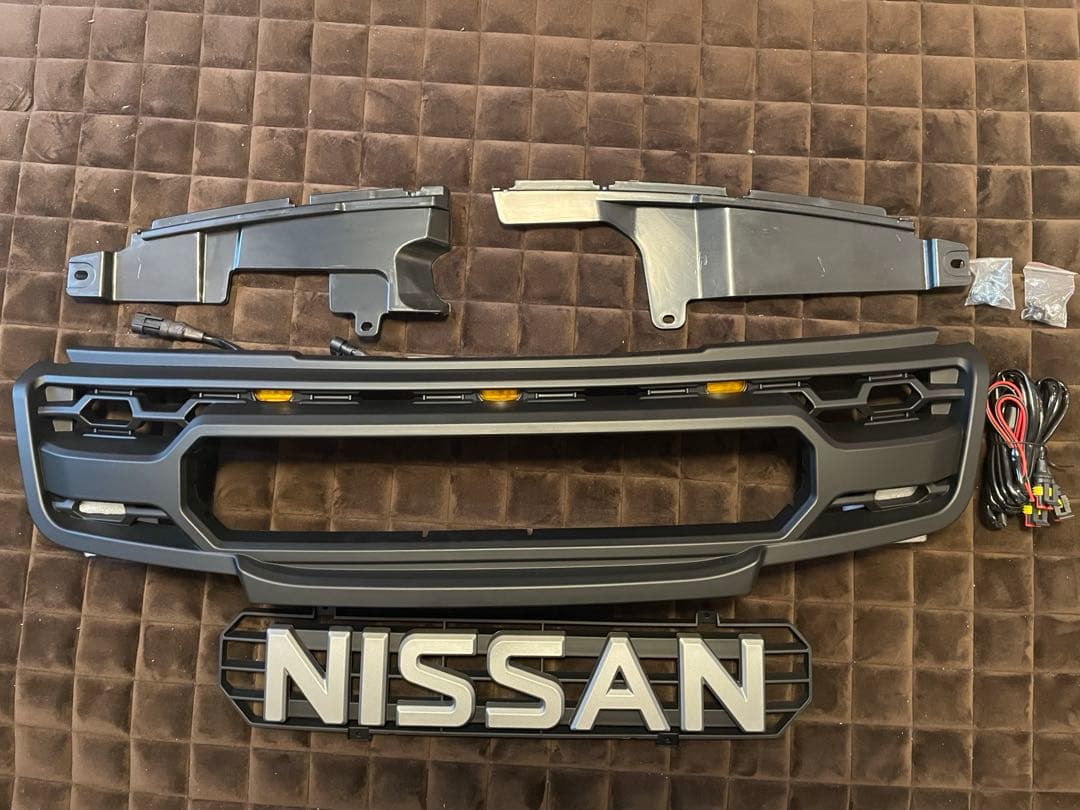 エクストレイルt31後期 タコマ風グリル LEDマーカー