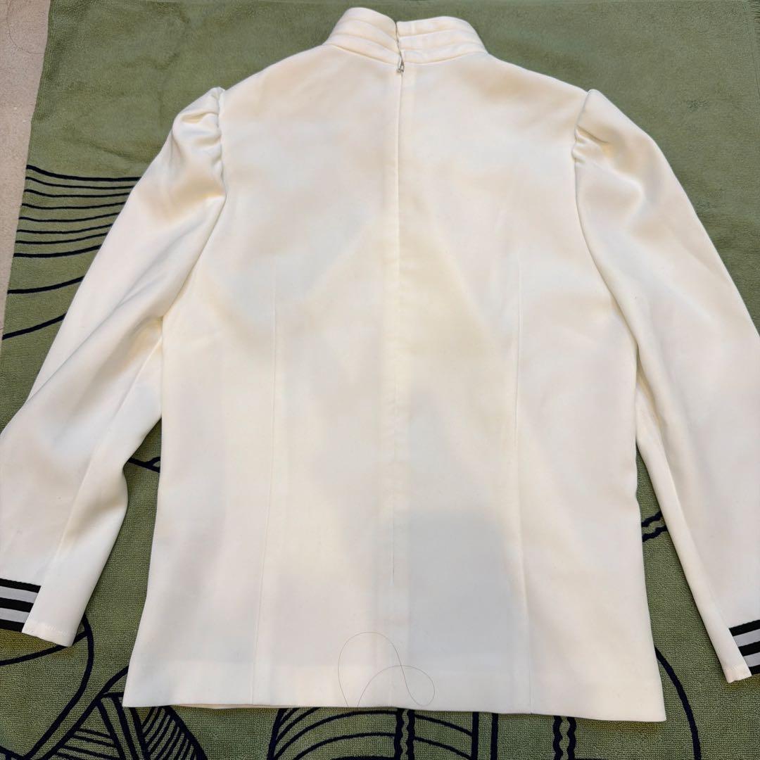 ボーダーズ アット バルコニ　白　長袖　トップス