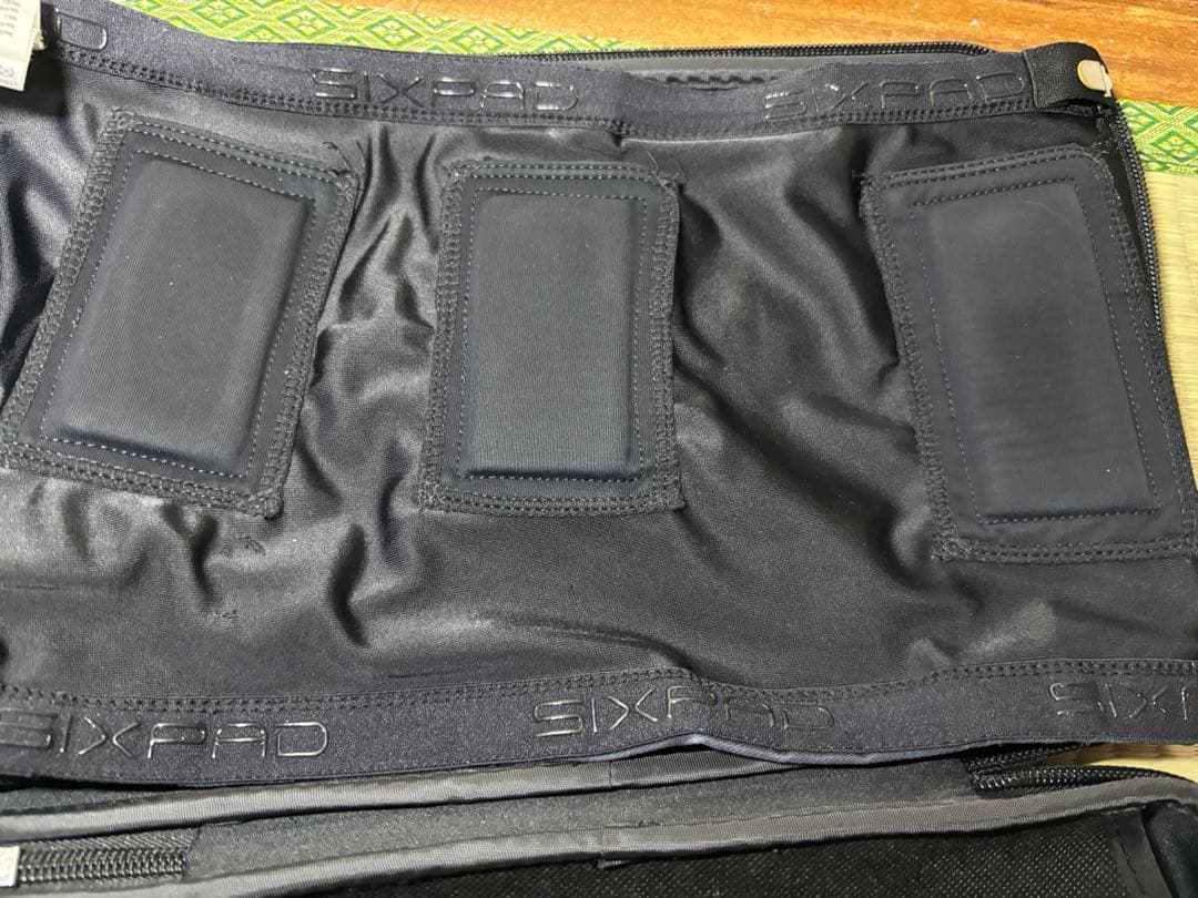 【極上美品】SIXPAD シックスパッド コアベルトMサイズ