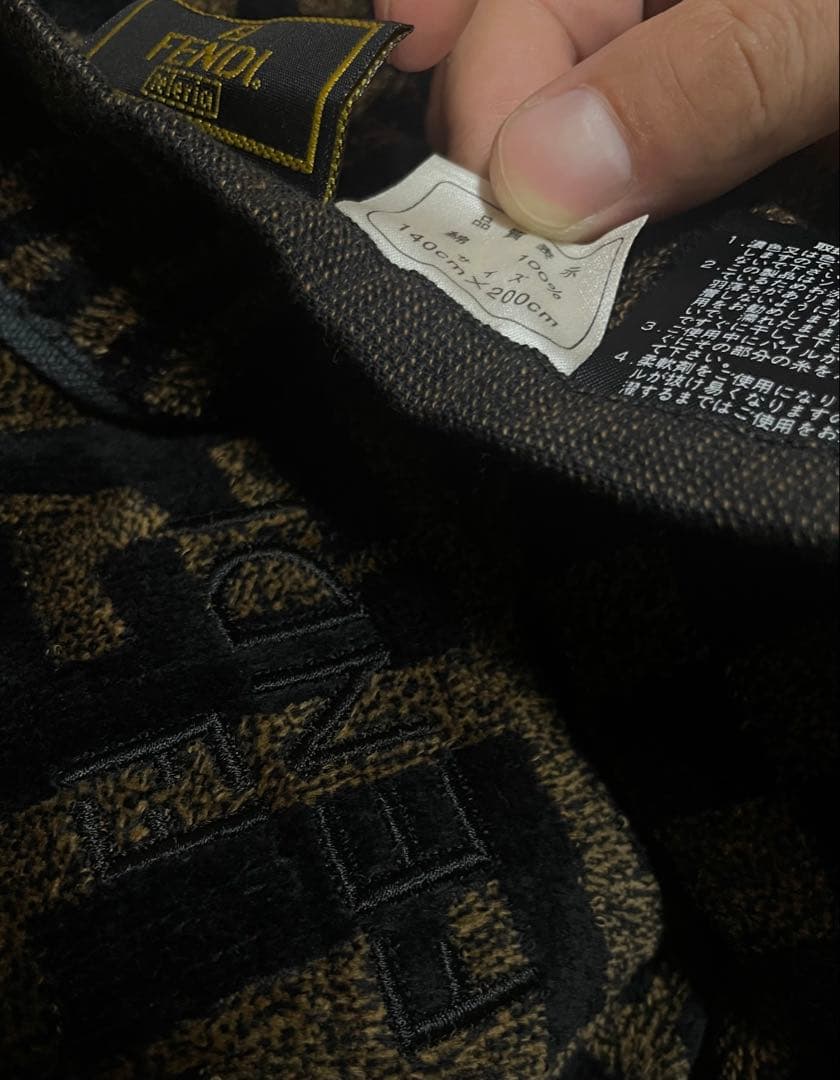 Fendi ロゴブランケット フェンディ　ブランケット　毛布　ズッカ柄