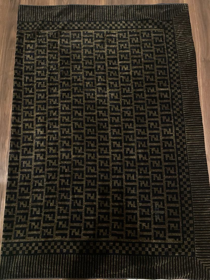 Fendi ロゴブランケット フェンディ　ブランケット　毛布　ズッカ柄